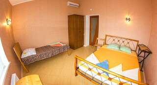 Отель Капсель-Ильгери Судак Четырехместный номер -1